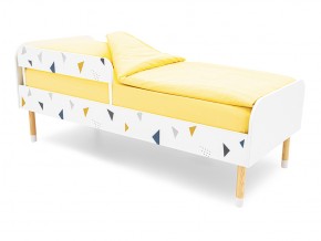 Кровать Stumpa Классика с бортиком рисунок Треугольники желтый, синий в Чебаркуле - chebarkul.mebel74.com | фото 1